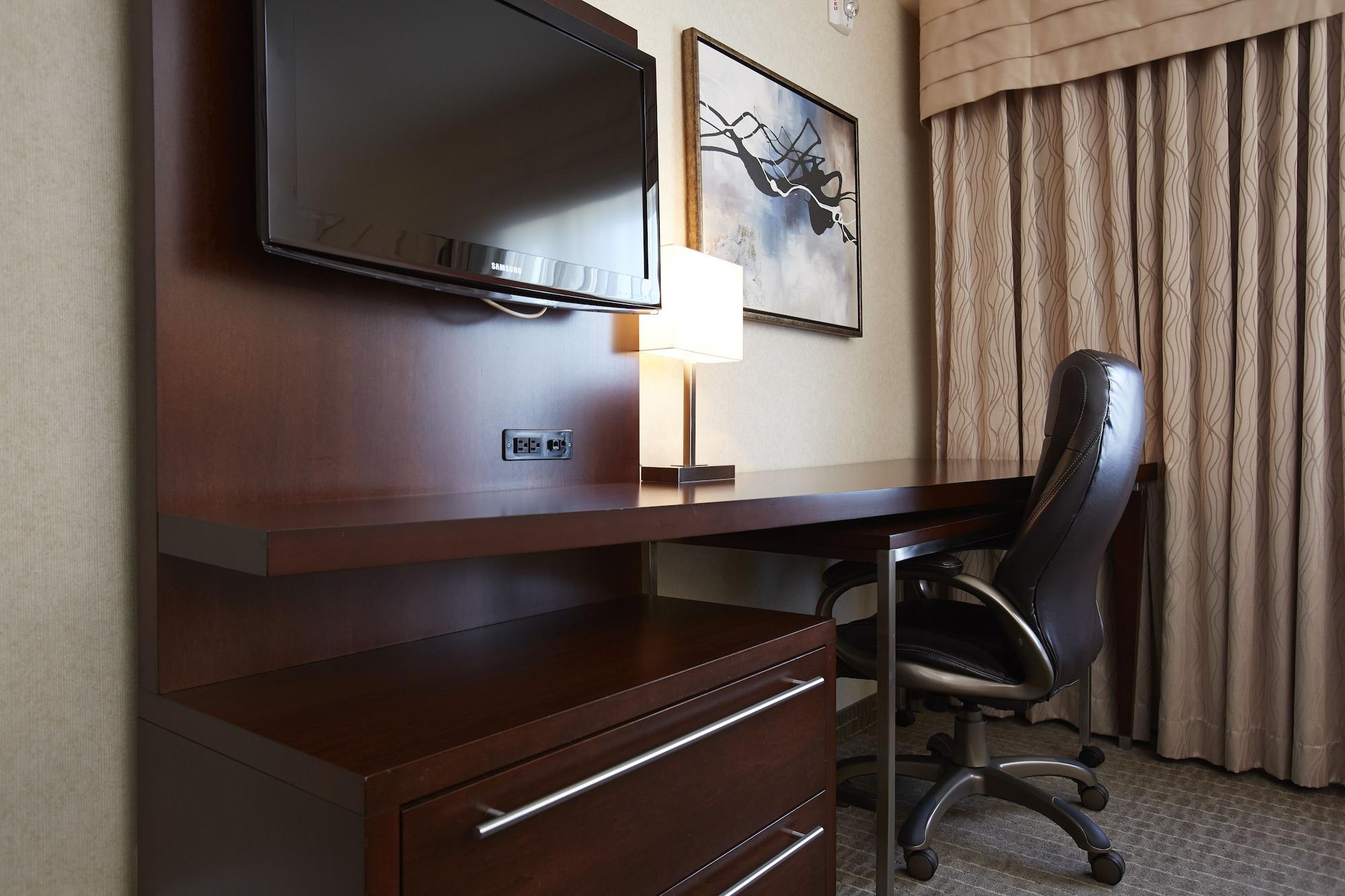 Quality Inn & Suites Val-d'Or Εξωτερικό φωτογραφία