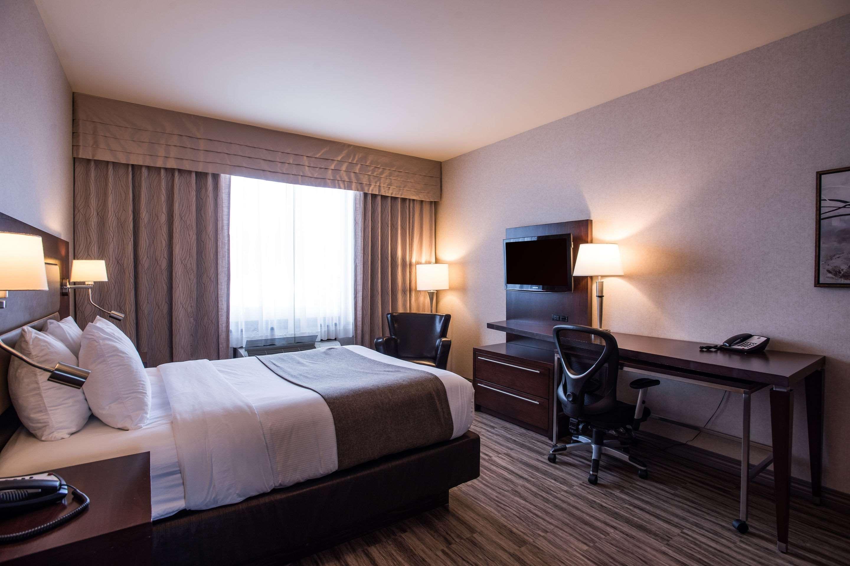 Quality Inn & Suites Val-d'Or Εξωτερικό φωτογραφία