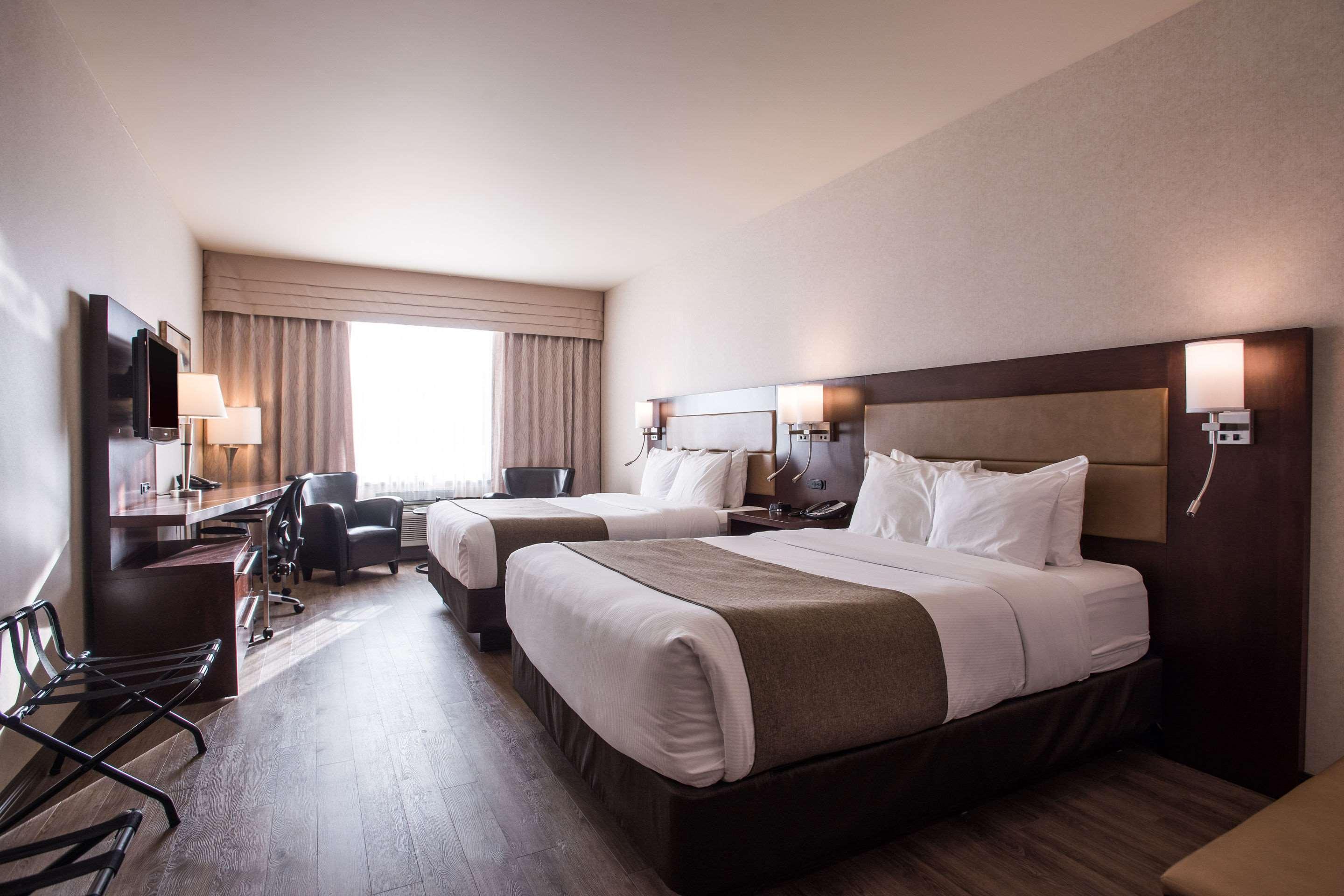 Quality Inn & Suites Val-d'Or Εξωτερικό φωτογραφία