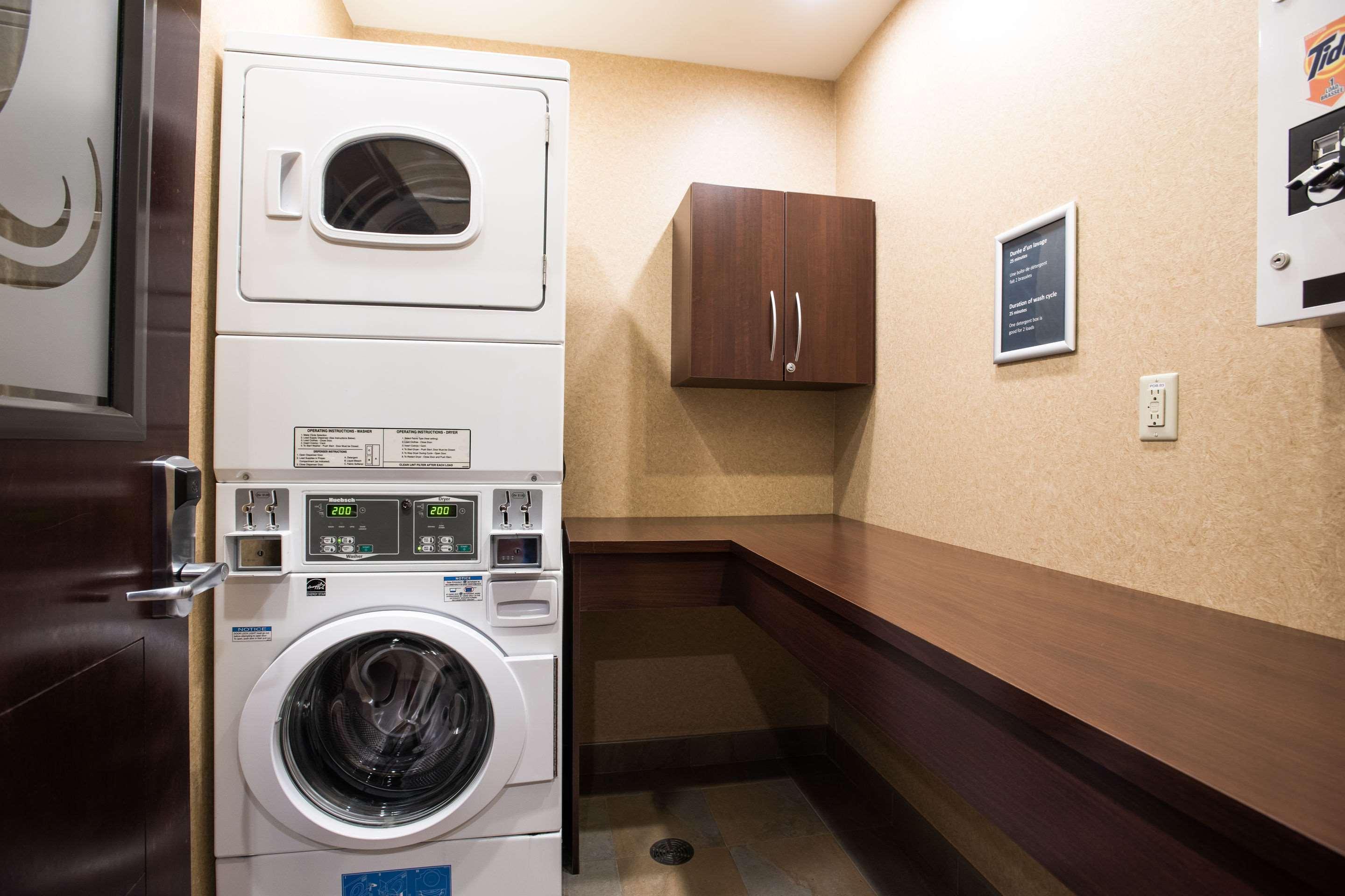 Quality Inn & Suites Val-d'Or Εξωτερικό φωτογραφία