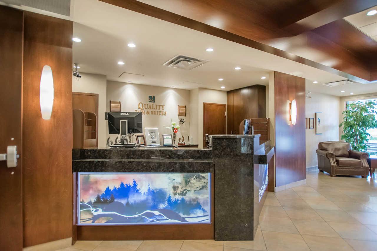 Quality Inn & Suites Val-d'Or Εξωτερικό φωτογραφία