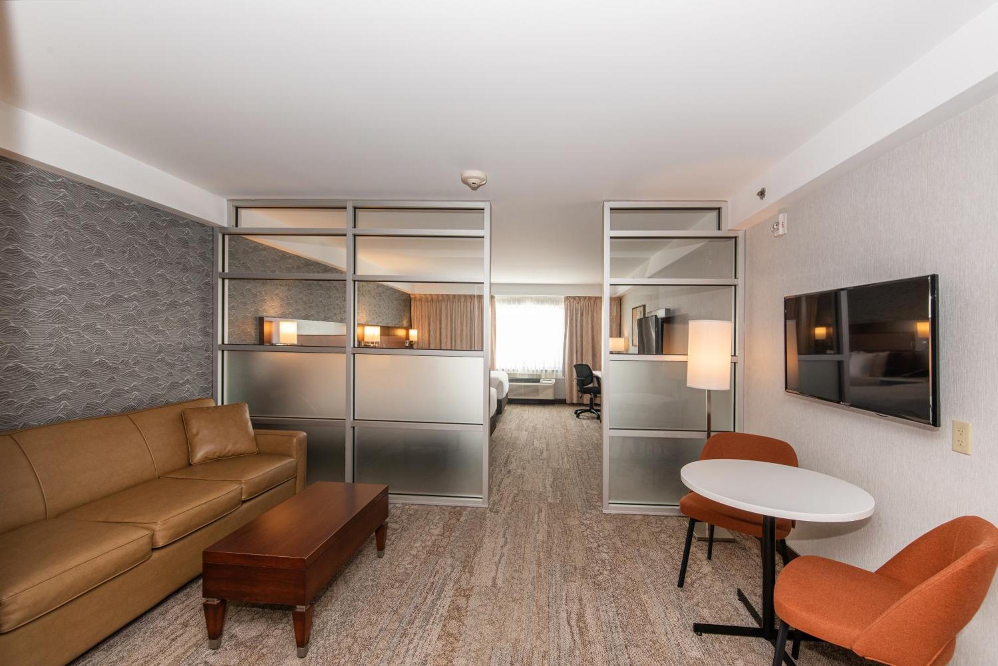 Quality Inn & Suites Val-d'Or Εξωτερικό φωτογραφία