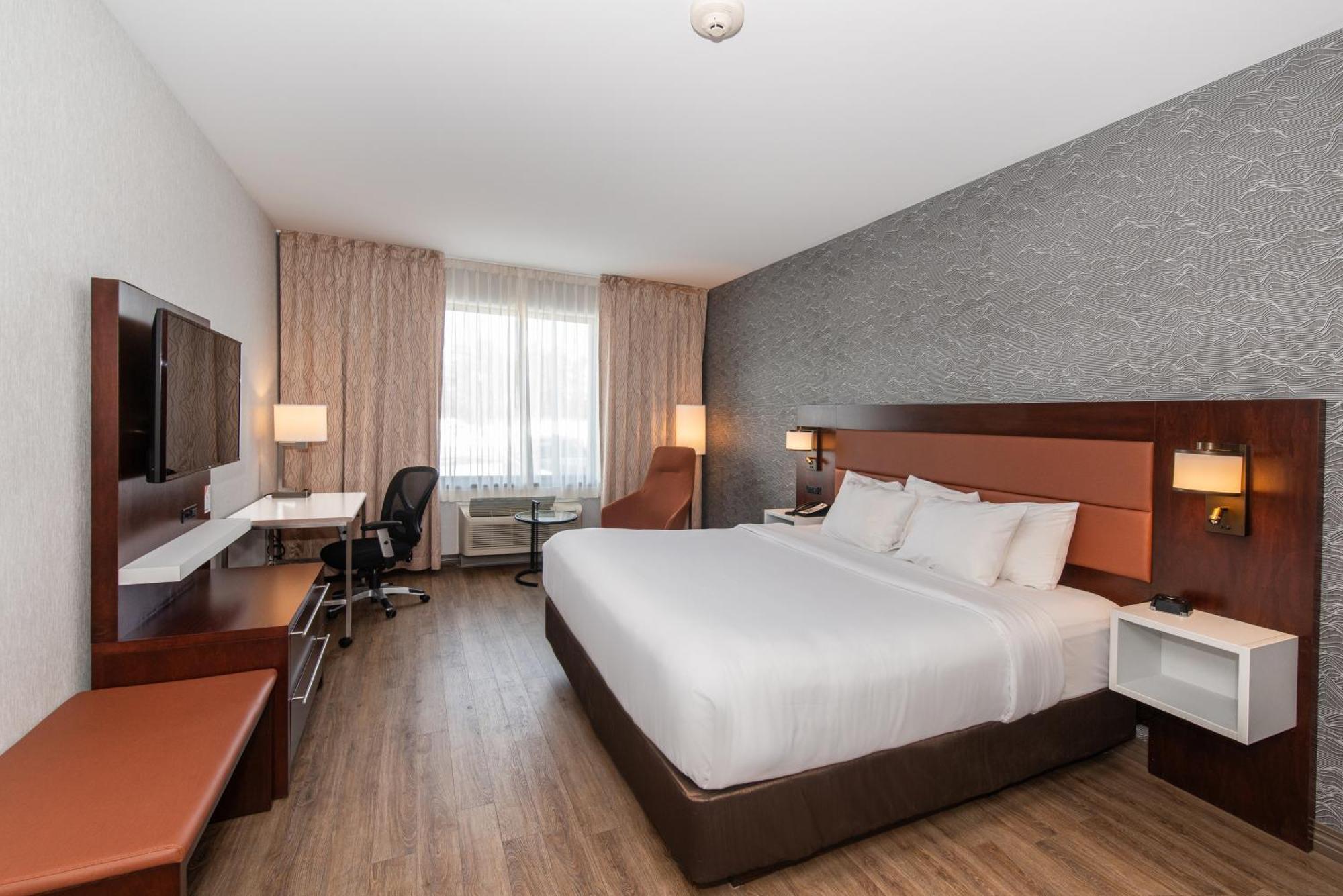Quality Inn & Suites Val-d'Or Εξωτερικό φωτογραφία