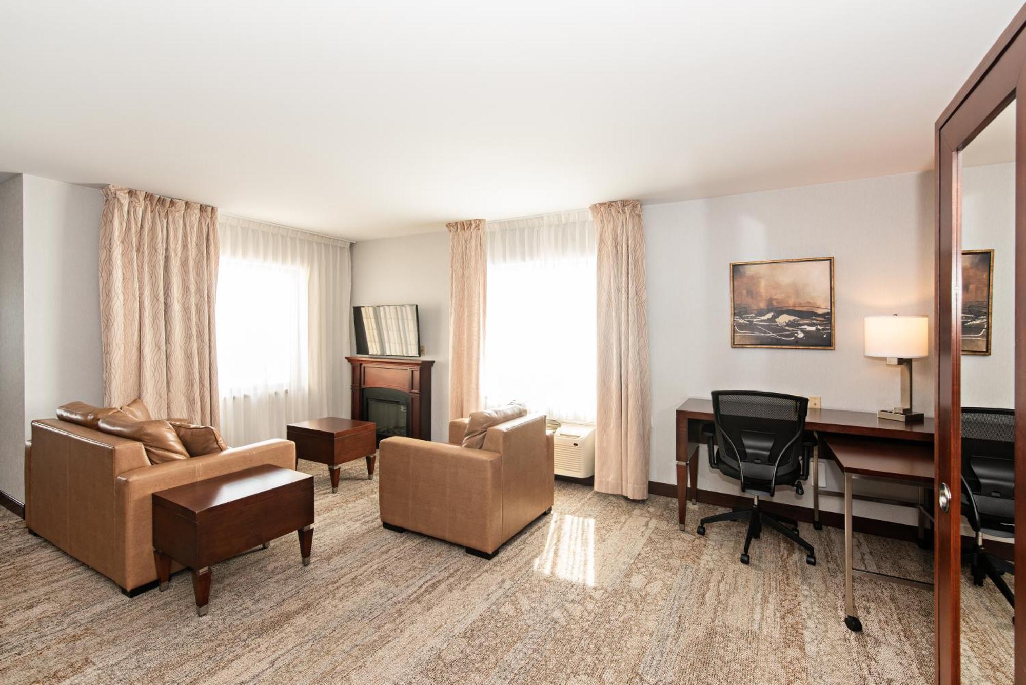 Quality Inn & Suites Val-d'Or Εξωτερικό φωτογραφία