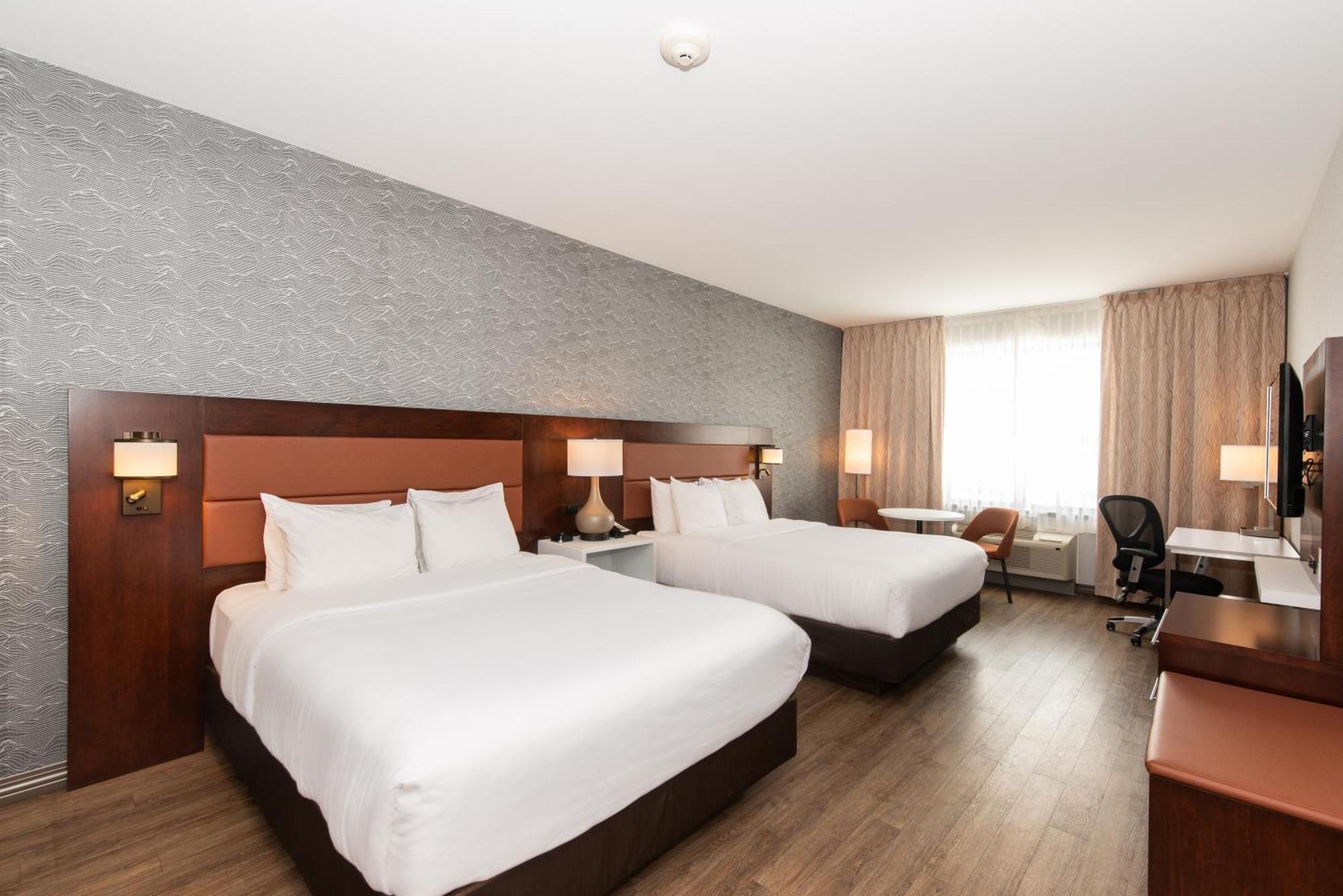 Quality Inn & Suites Val-d'Or Εξωτερικό φωτογραφία