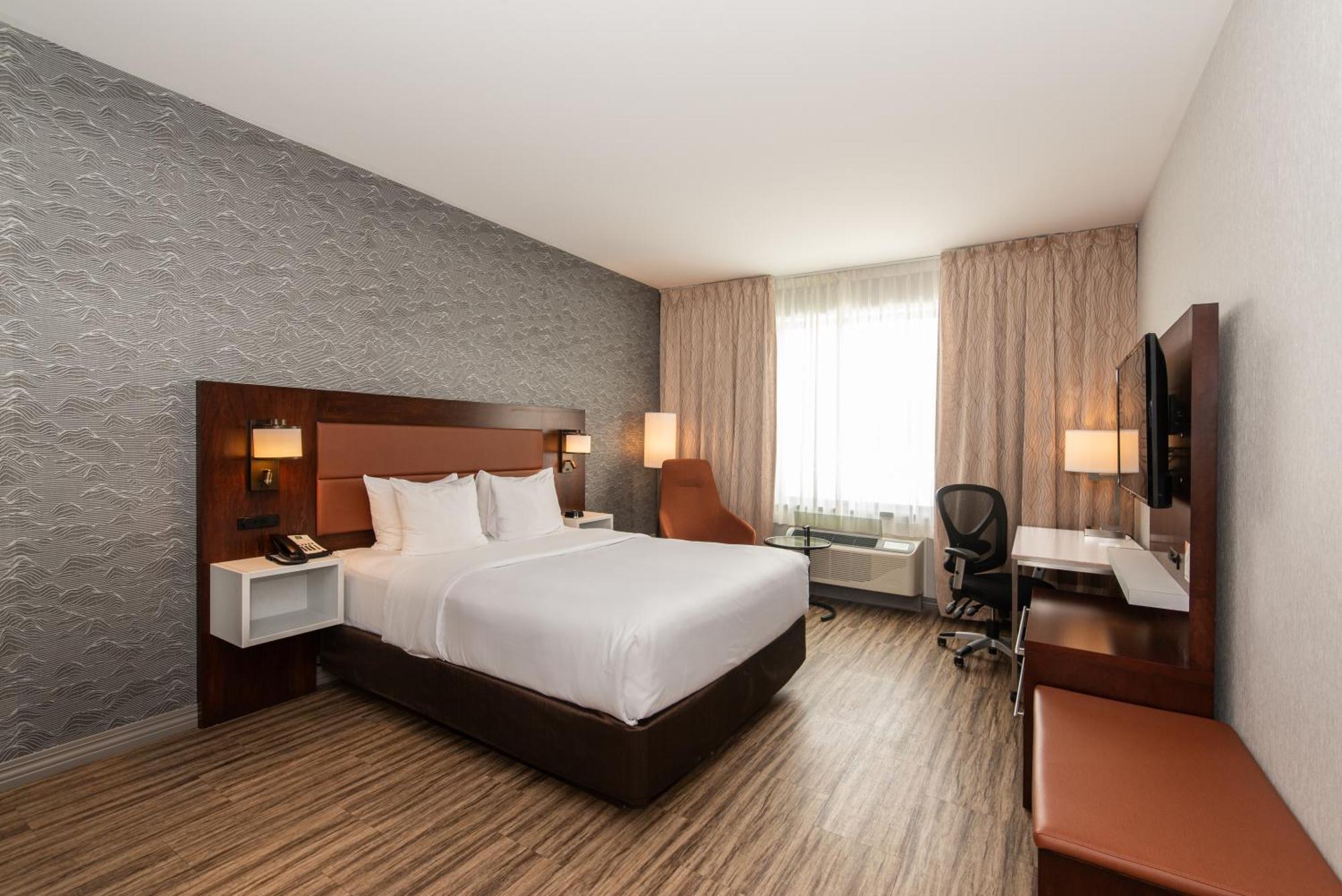 Quality Inn & Suites Val-d'Or Εξωτερικό φωτογραφία